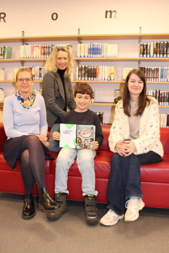 Spannende Sätze und starke Nerven: Maximilian gewinnt Vorlesewettbewerb am GM